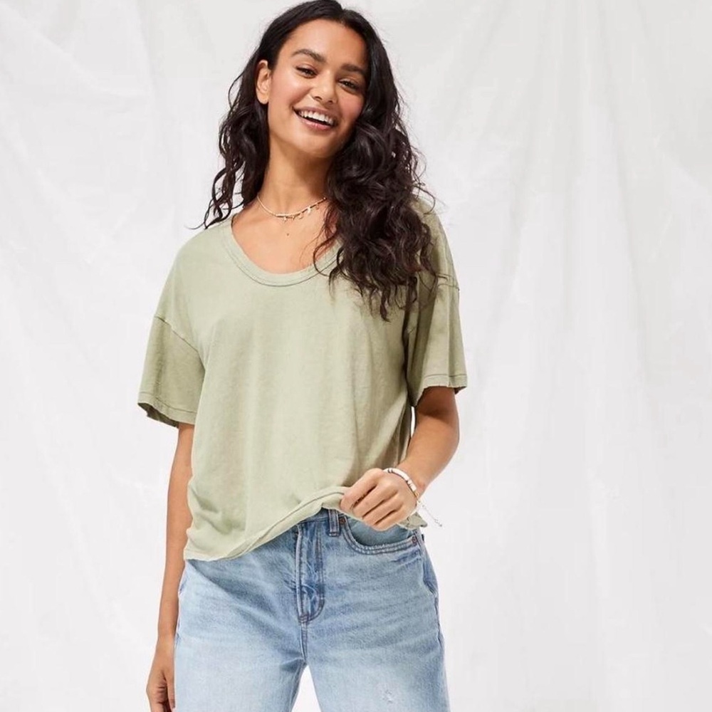 green cropped off the shoulder american eagle tee - size medium